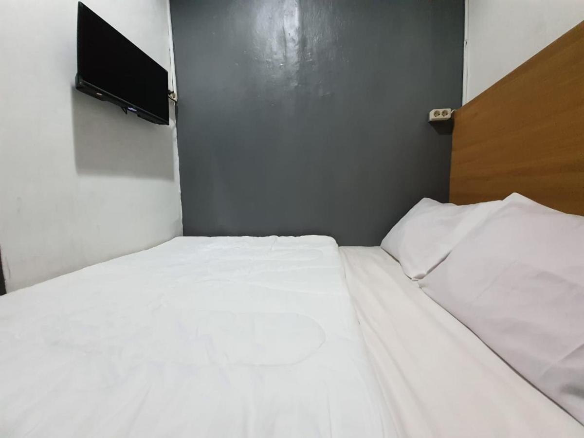 Chrysant Hotel Elok By Idh Jakarta Bagian luar foto